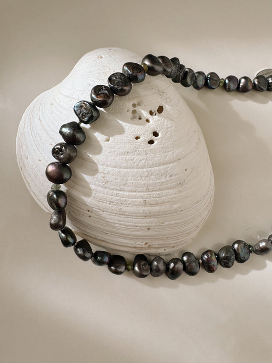 XXAlexis Black Pearl Necklace
